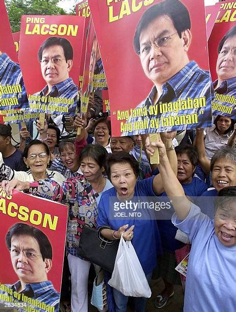 ‘Wanted’ posters of Lacson scatter in Manila .